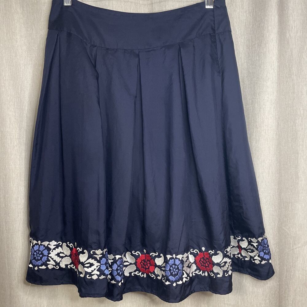 Madison Studio Skirt -Size 6 - Navy 100% Silk Embroidered Floral Trim -Patriotic